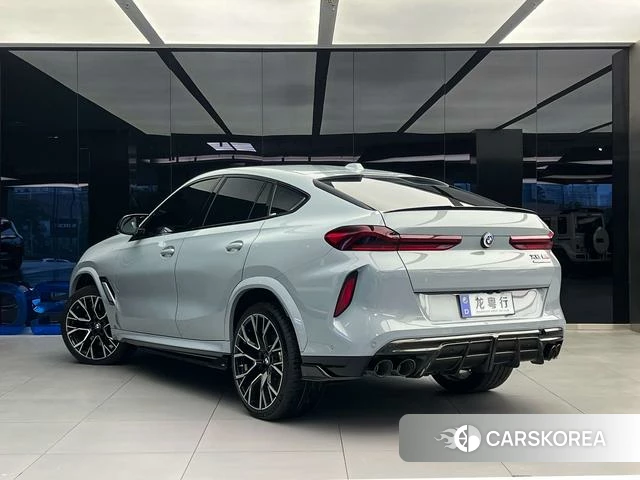 BMW X6 M 2024 Серебристо-серый из Китая, фото 3
