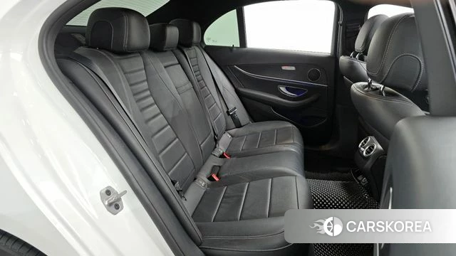 Mercedes-Benz E-Class W213 2022 Белый из Кореи, фото 3