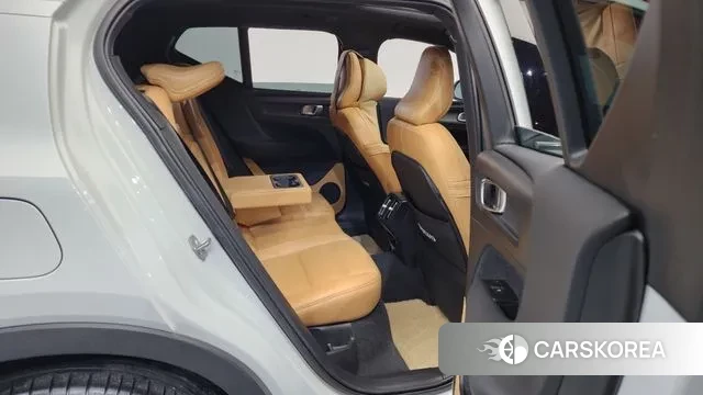 Volvo XC40 2021 Белый из Кореи, фото 3