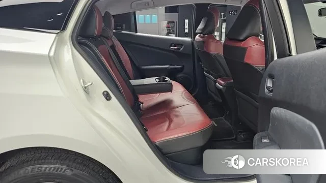 Toyota Prius 4th Generation 2018 Белый из Кореи, фото 3