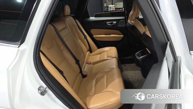 Volvo XC60 second Generation 2020 Белый из Кореи, фото 3