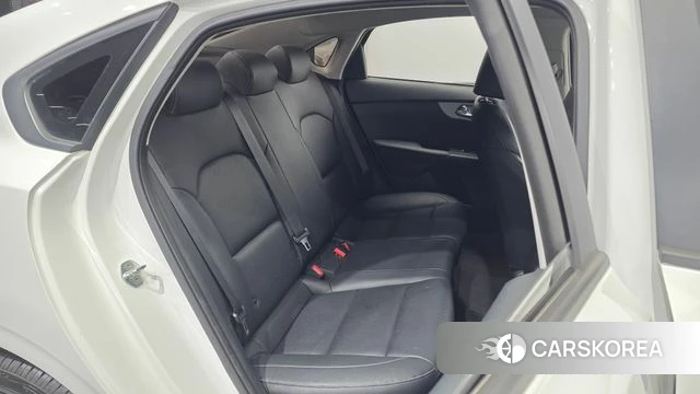 Kia The New K3 2nd generation 2022 Белый из Кореи, фото 3