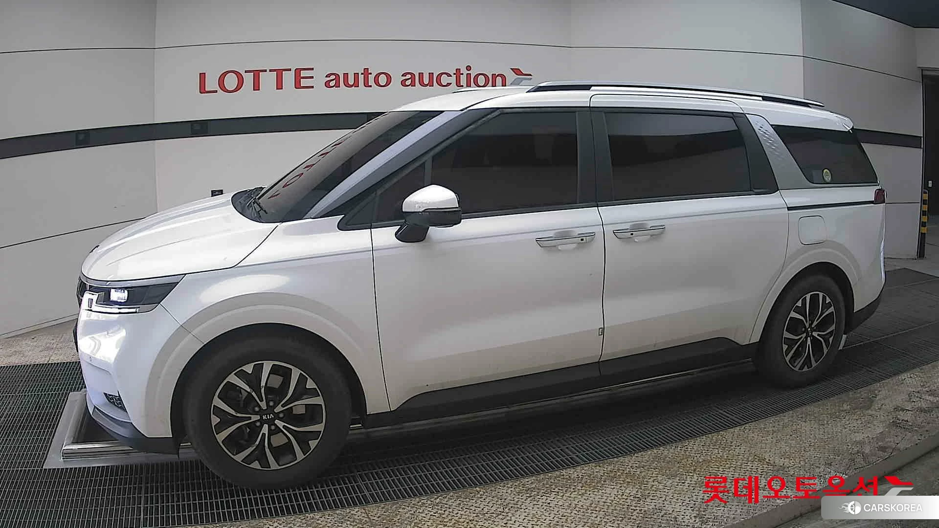 Kia Carnival 2021 Snow White Pearl (optional) из Кореи, фото 3