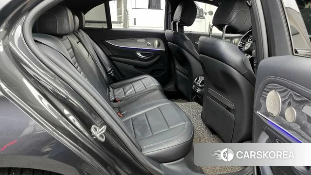 Mercedes-Benz E-Class W213 2023 Серый из Кореи, фото 3