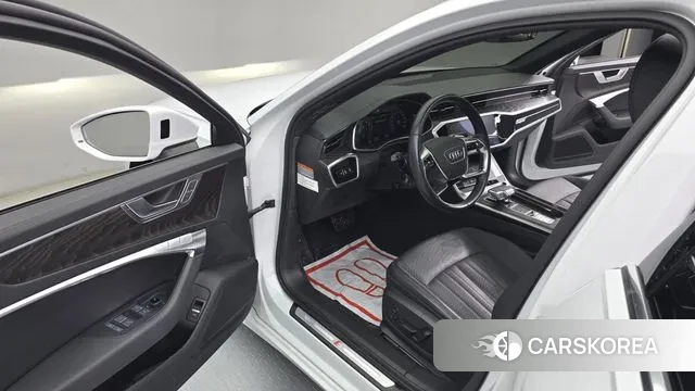 Audi A6 (C8) 2021 Белый из Кореи, фото 3