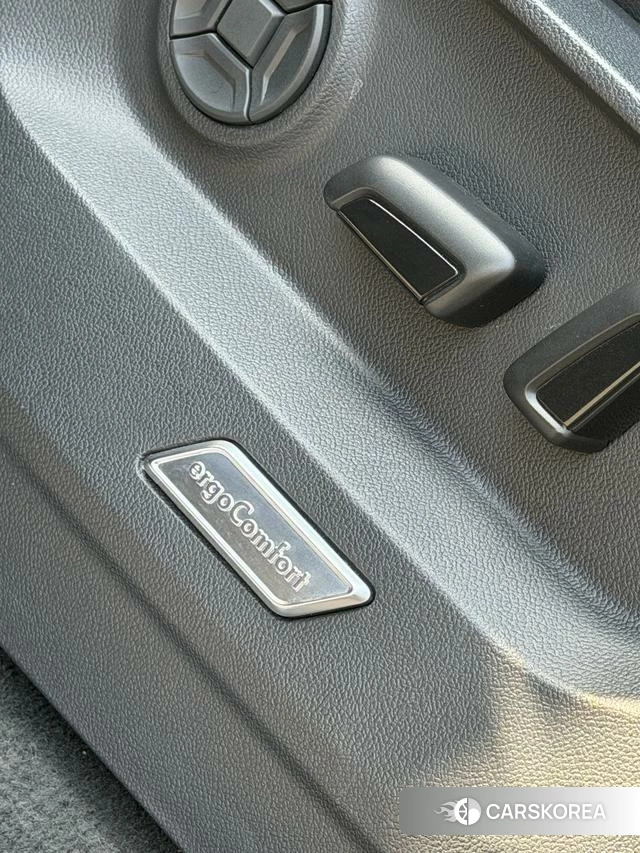 Volkswagen Touareg 2022 Черный из Китая, фото 3