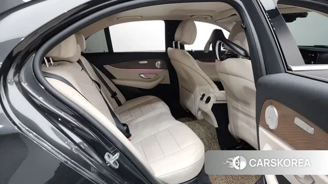 Mercedes-Benz E-Class W213 2021 Серый из Кореи, фото 3