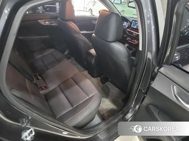 Kia The New K3 2nd generation 2022 Серый из Кореи, фото 3