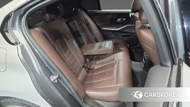 BMW 3 Series (G20) 2019 Серебристо-серый из Кореи, фото 3