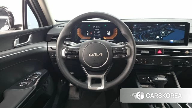 Kia The New K5 3rd generation 2023 Белый из Кореи, фото 3