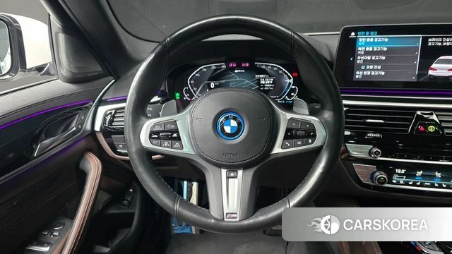 BMW 5 Series (G30) 2021 Белый из Кореи, фото 3