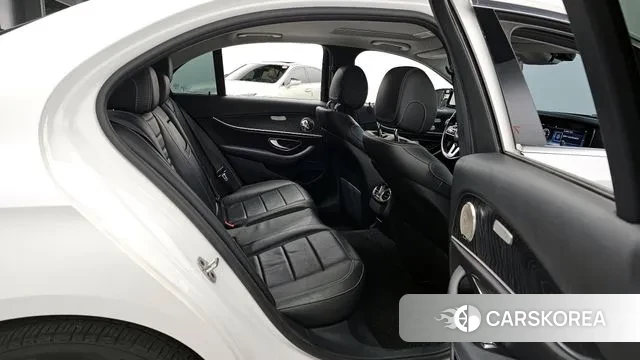 Mercedes-Benz E-Class W213 2018 Белый из Кореи, фото 3