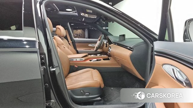 Genesis GV70 2023 Черный из Кореи, фото 3
