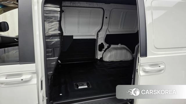 Hyundai Staria 2023 Белый из Кореи, фото 3