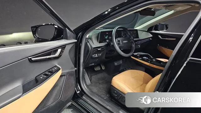 Kia EV6 2022 Черный из Кореи, фото 3