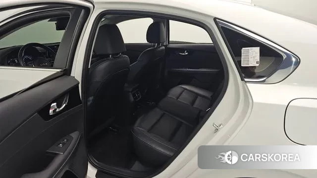 Kia The New K3 2nd generation 2022 Белый из Кореи, фото 3