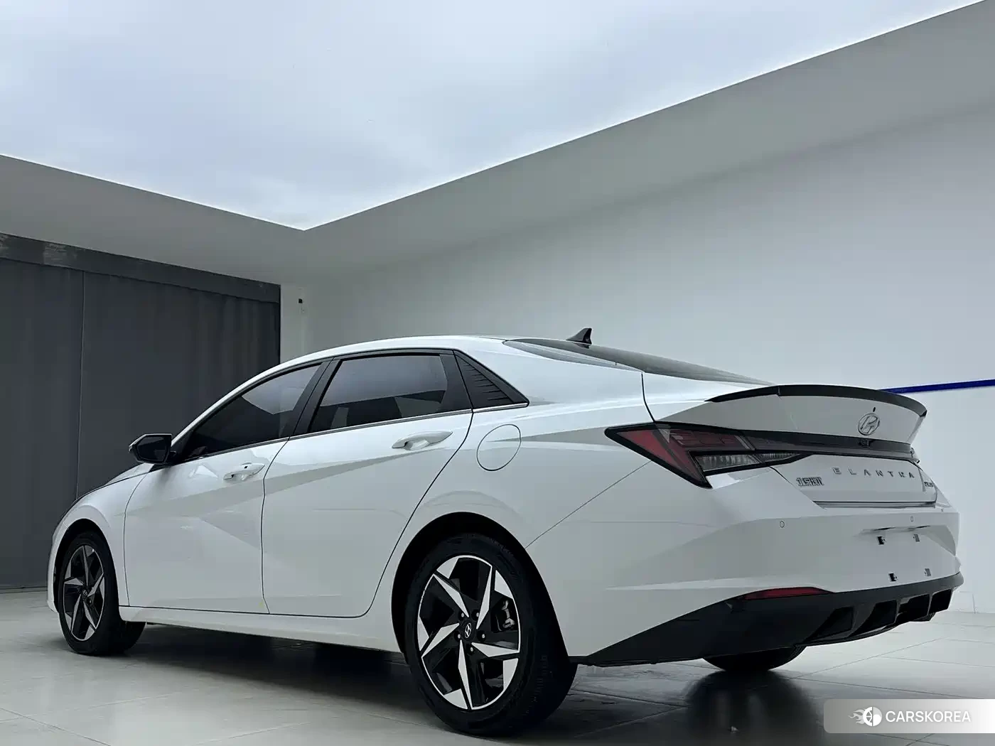 Hyundai Elantra 2022 Белый из Китая, фото 4