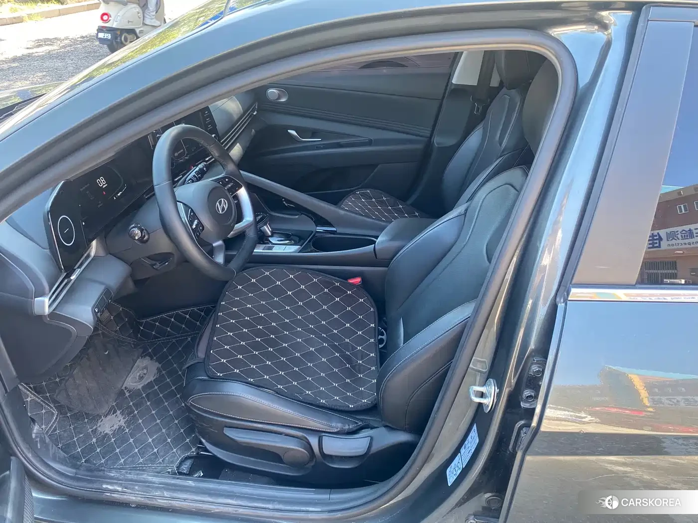 Hyundai Elantra 2023 Silver/gray из Китая, фото 3