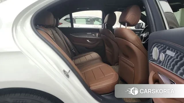 Mercedes-Benz E-Class W213 2022 Белый из Кореи, фото 3