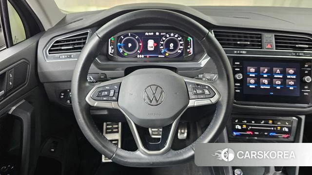 Volkswagen Tiguan second Generation 2022 Черный из Кореи, фото 3