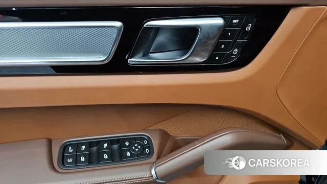 Porsche Cayenne (PO536) 2023 Черный из Кореи, фото 3