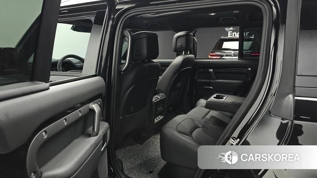 Land Rover Defender (L663) 2025 Черный из Кореи, фото 3