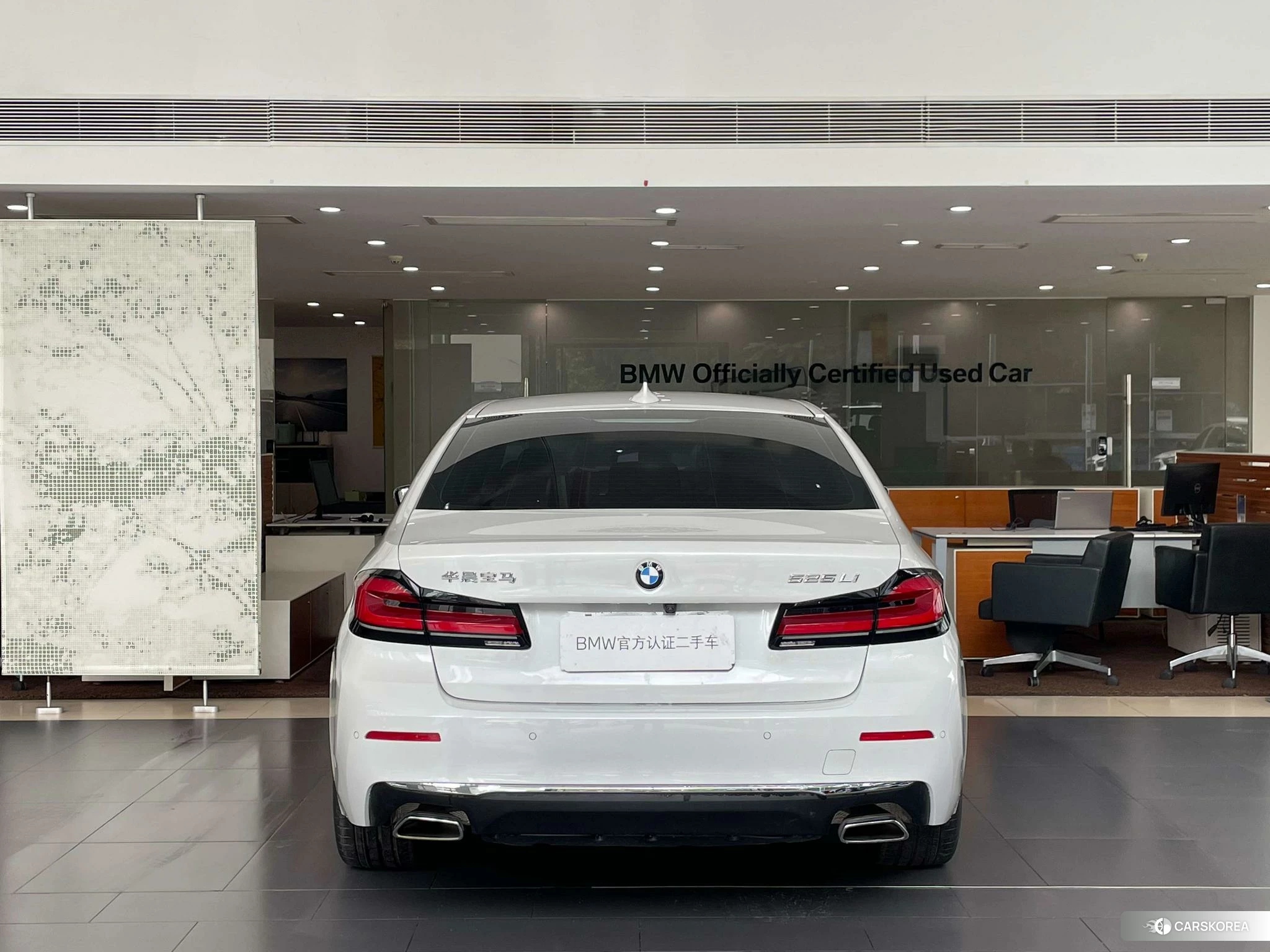 BMW 5 series 2020 Белый из Китая, фото 3