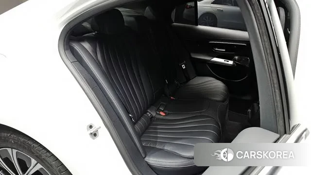 Mercedes-Benz E-Class W214 2024 Белый из Кореи, фото 3