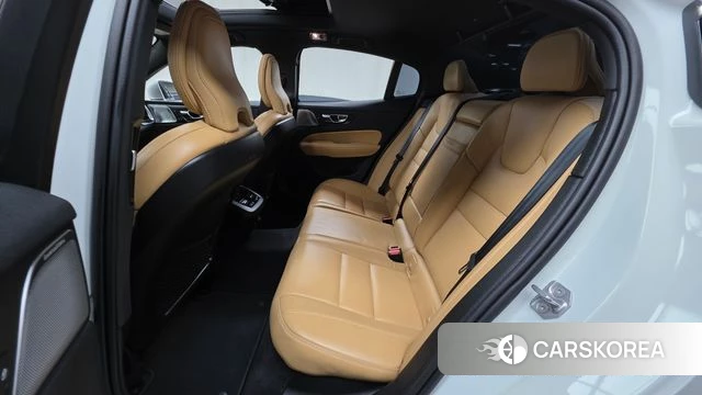 Volvo S60 3rd generation 2021 Белый из Кореи, фото 3