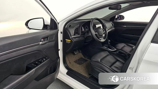 Hyundai Avante AD 2018 Белый из Кореи, фото 3