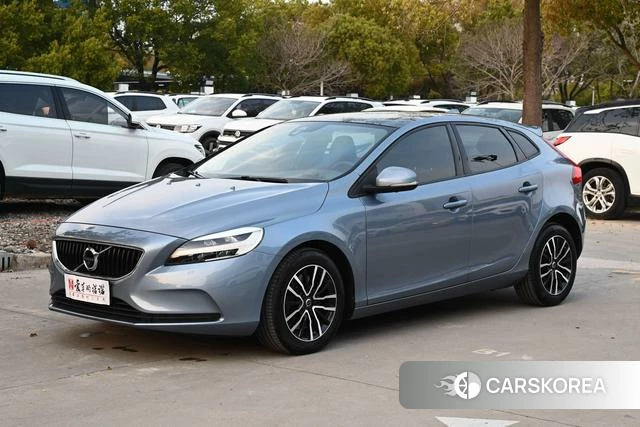 Volvo V40 2019 Синий из Китая, фото 3