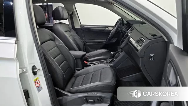 Volkswagen Tiguan second Generation 2020 Белый из Кореи, фото 3