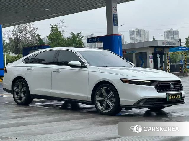 Honda Accord PHEV 2024 Белый из Китая, фото 3