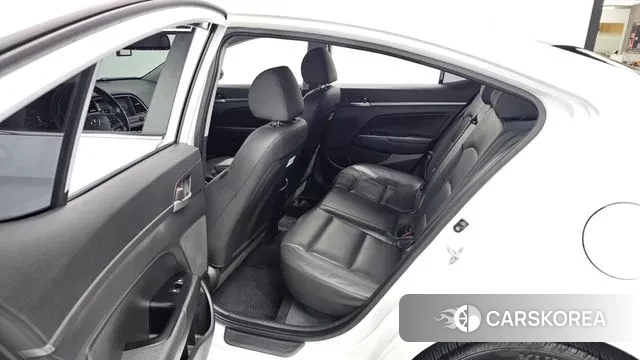 Hyundai Avante AD 2018 Белый из Кореи, фото 3