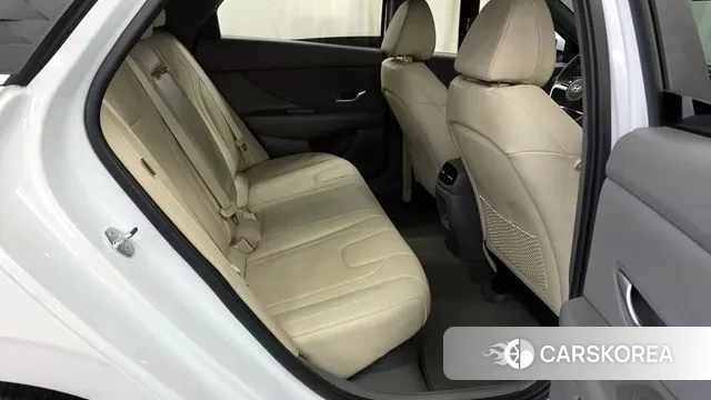 Hyundai The New Avante Hybrid (CN7) 2023 Белый из Кореи, фото 3