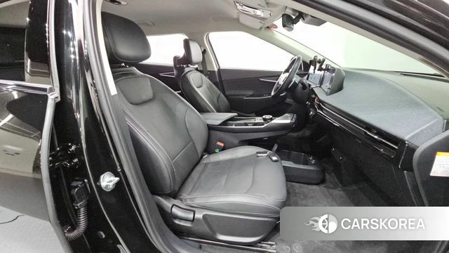 Kia EV6 2023 Черный из Кореи, фото 3
