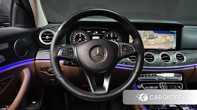 Mercedes-Benz E-Class W213 2018 Серый из Кореи, фото 3