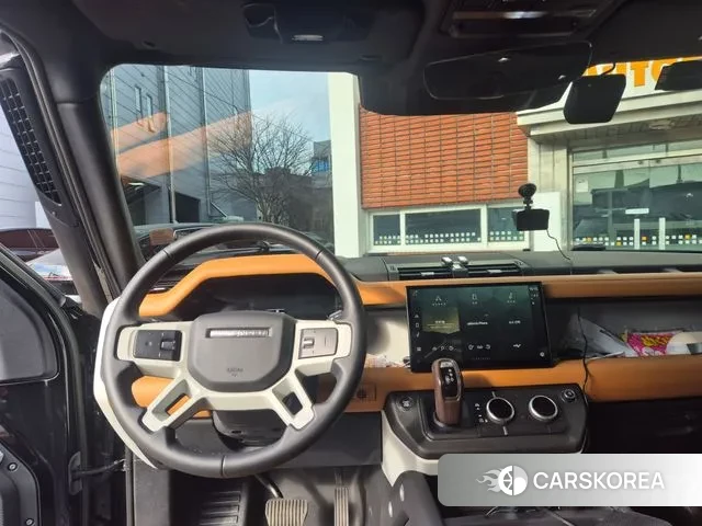 Land Rover Defender (L663) 2023 Черный из Кореи, фото 3