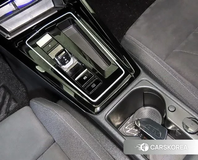 Volkswagen Golf 8th Generation 2024 Белый из Кореи, фото 3