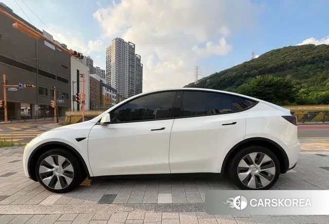 Tesla Model Y 2022 Белый из Кореи, фото 3