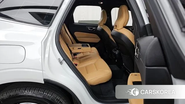 Volvo XC60 second Generation 2018 Белый из Кореи, фото 3