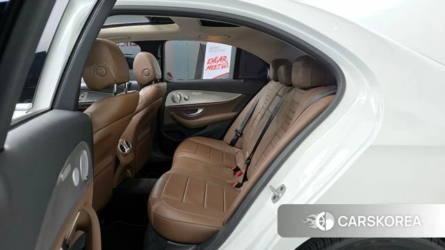 Mercedes-Benz E-Class W213 2018 Белый из Кореи, фото 3