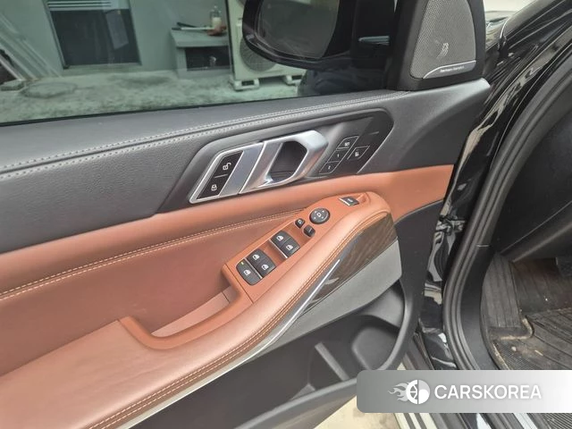 BMW X5 (G05) 2023 Черный из Кореи, фото 3