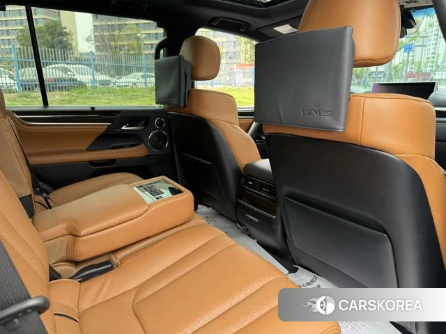 Lexus LX 2023 Серебристо-серый из Китая, фото 3