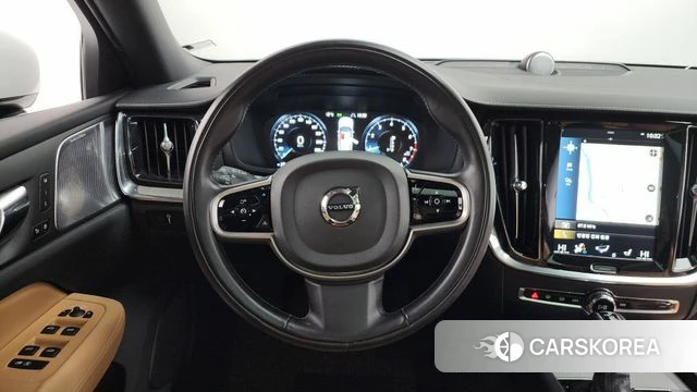 Volvo V60 Cross-Country 2nd Generation 2020 Белый из Кореи, фото 3
