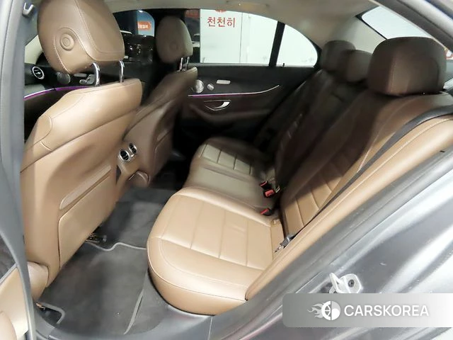 Mercedes-Benz E-Class W213 2018 Серый из Кореи, фото 3