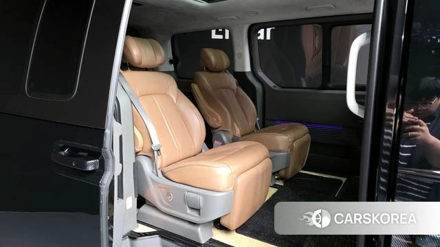 Hyundai Staria 2024 Черный из Кореи, фото 3