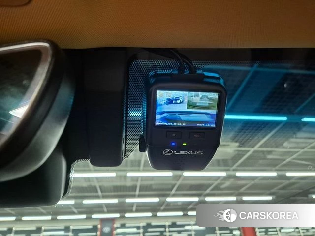 Lexus ES300h 7th generation 2025 Белый из Кореи, фото 3