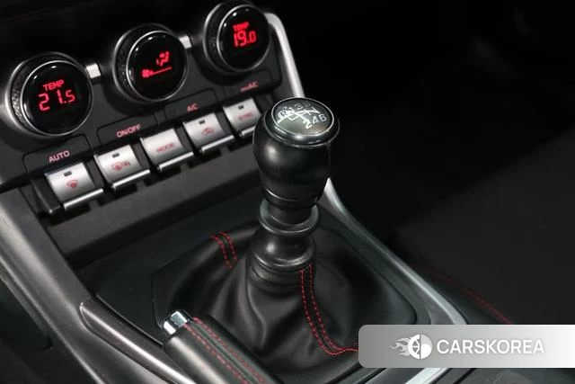 Subaru BRZ 2022 Белый из Китая, фото 3