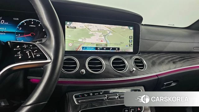 Mercedes-Benz E-Class W213 2022 Белый из Кореи, фото 3
